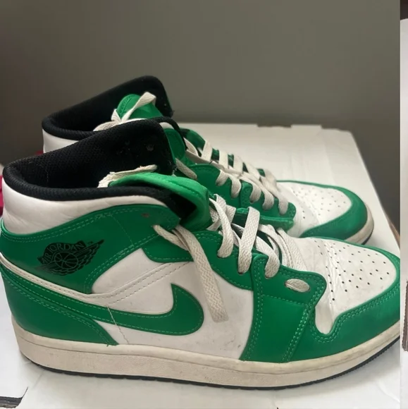 Jordan Retro 1 Green and White Hi Top Sneakers Size 8 - Picture 2 of 12